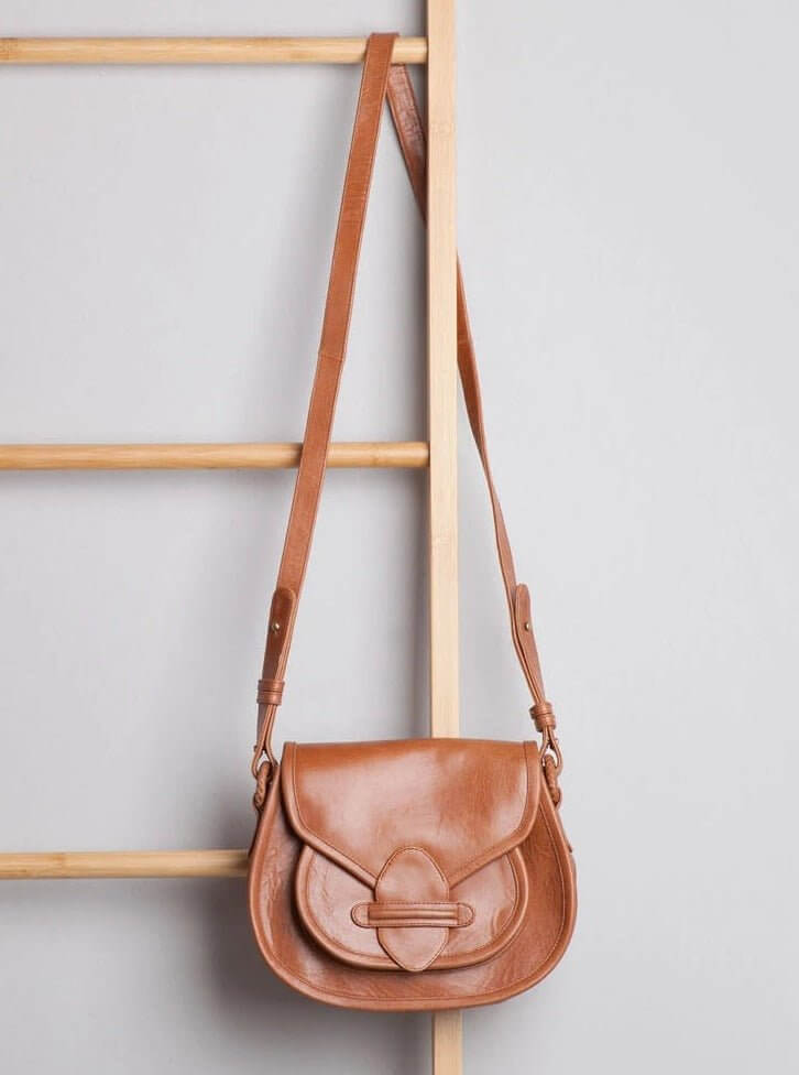 Ovae Stitch Saddle Bag Walnut